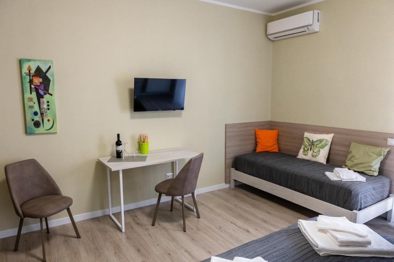 Bacco E Barocco Bed & Breakfast Lecce Bagian luar foto
