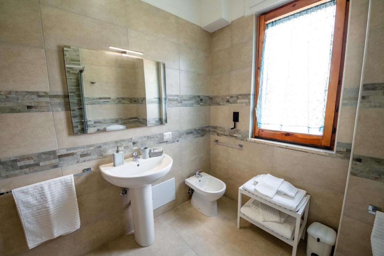 Bacco E Barocco Bed & Breakfast Lecce Bagian luar foto